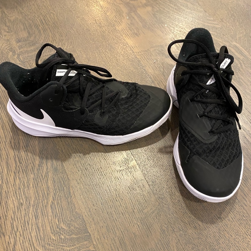 Women’s Nike Court HyperSpeed volleyball sneakers